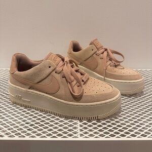 Nike Air Force 1 Sage Low